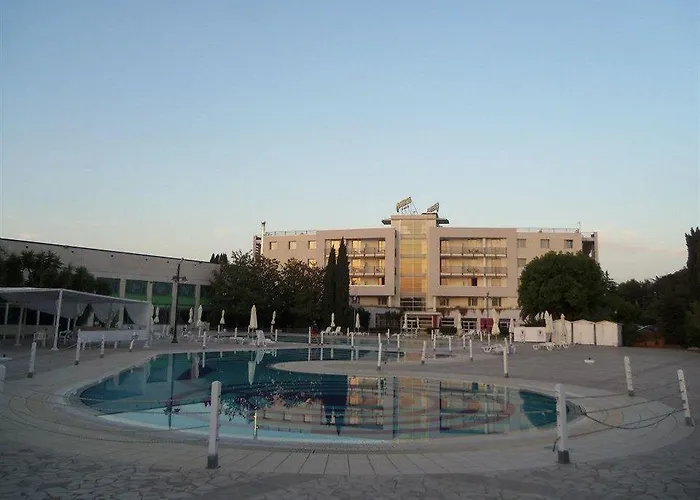 Nicotel فندق كوراتو